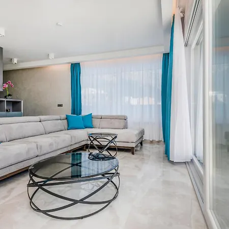 Holiday home Cozy In With Jacuzzi *