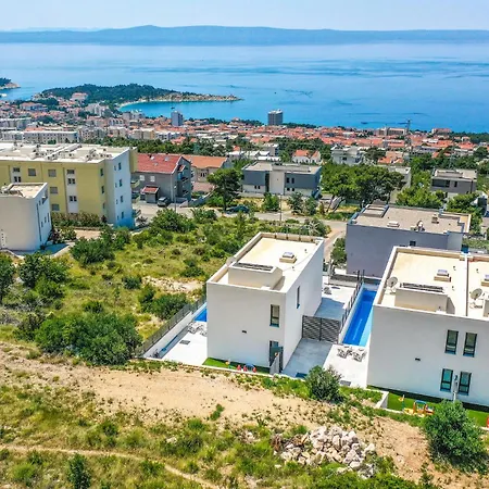Holiday home Cozy In With Jacuzzi Makarska