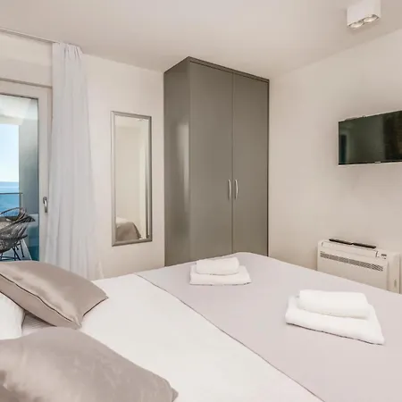 Holiday home Cozy In With Jacuzzi Makarska